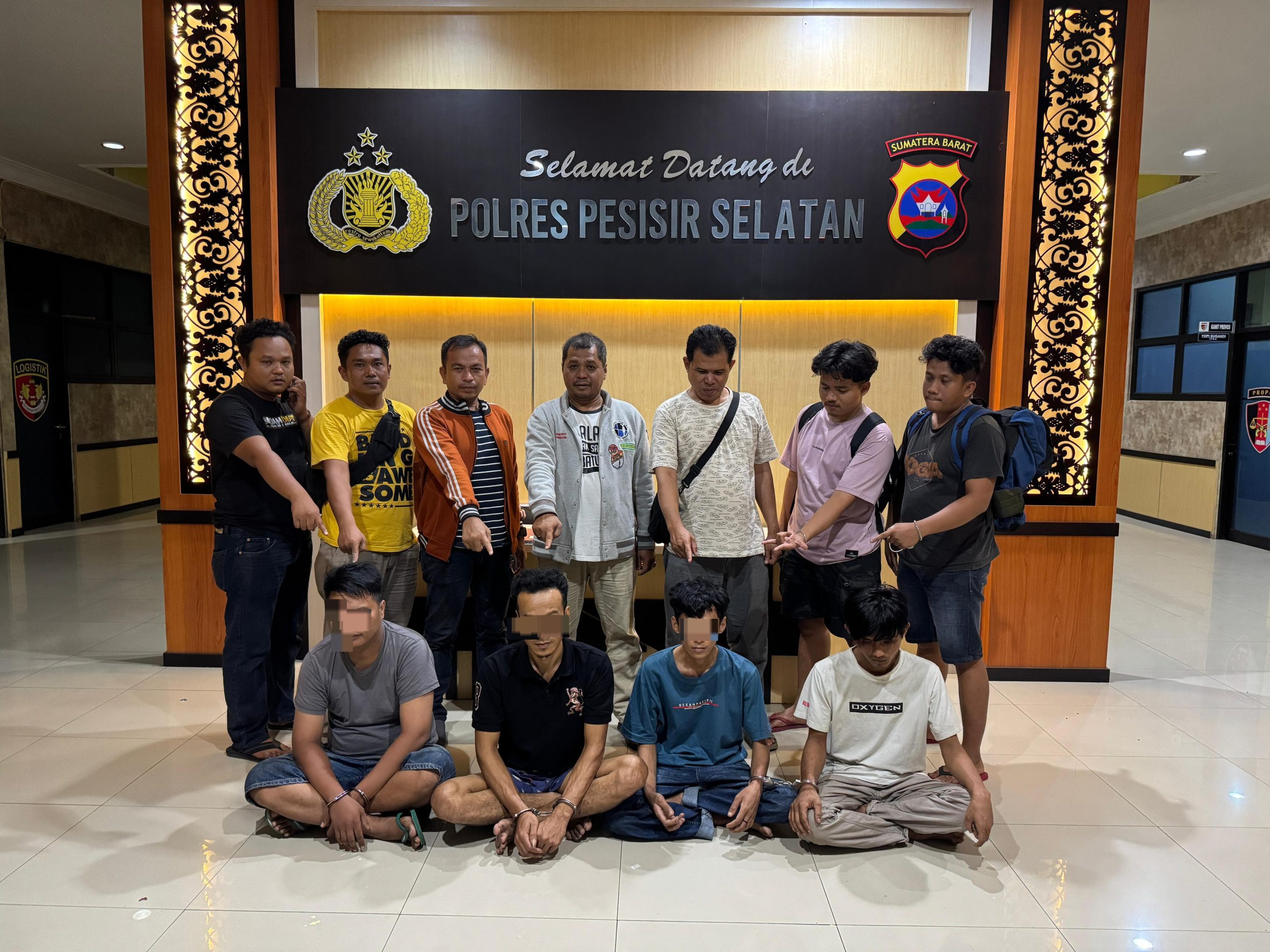 Foto : Penangkapan 4 Pengedar Sabu dalam Operasi Serentak di Pesisir Selatan