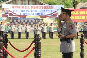 Kapolda sumbat di SPN Polda Sumbar. ( Foto : Ist )