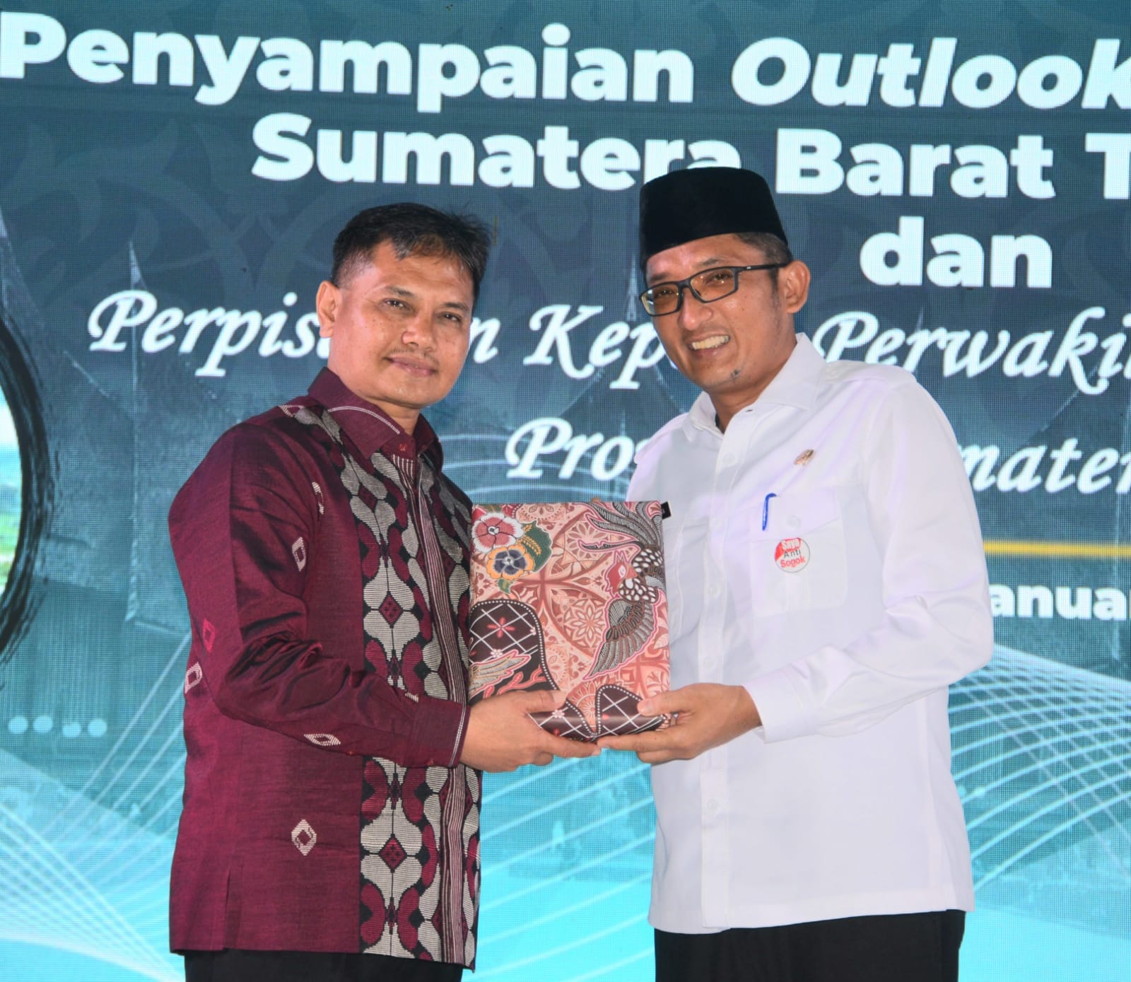Wali Kota Padang, penyampaian outlook perekonomian Sumbar tahun 2023 itu sangat penting untuk upaya peningkatan perekonomian Sumbar ke depan. ( Foto : Ist )