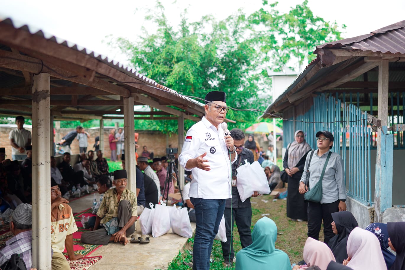 Bupati Solok & Anggota Komisi V DPR RI Athari Gauthi Ardi Hadiri Acara Adat Bakaua Ka Tampek Manjapuik Baniah Nagari Aripan