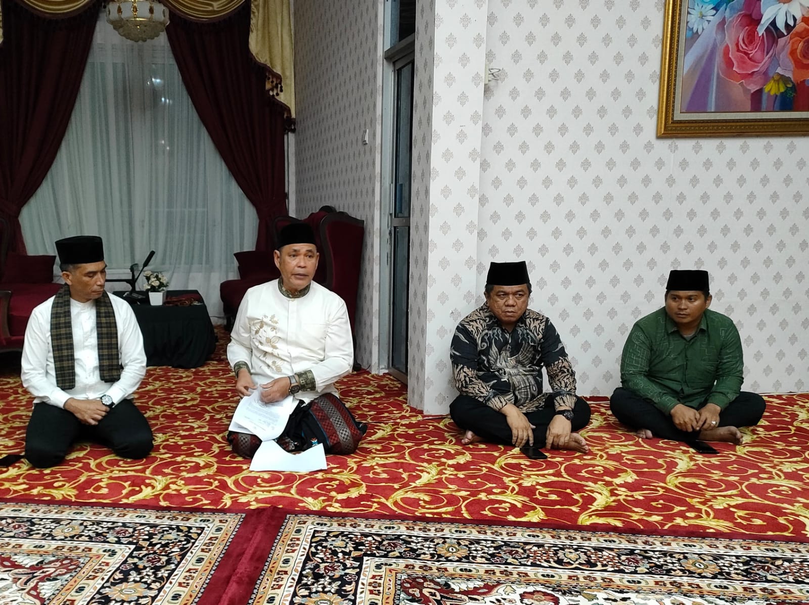 Foto : Bupati Solok Saat acara silahturhmi dan buka bersama