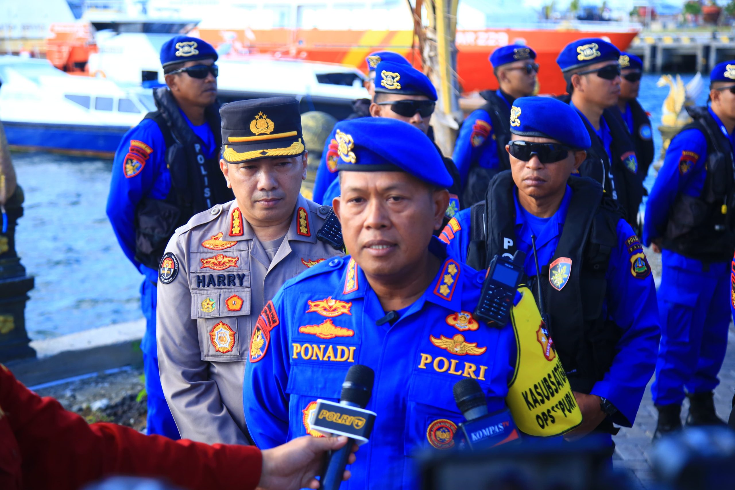 Ditpolairud saat memberikan keterangan pers