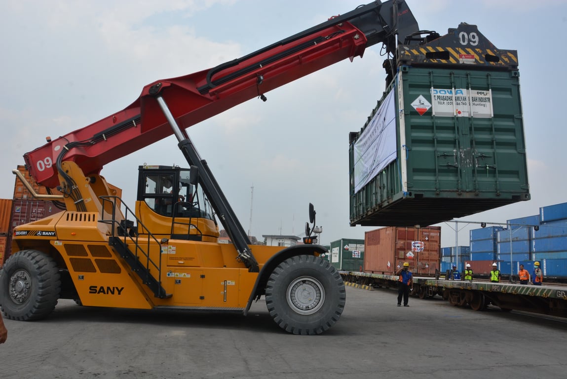 KAI melalui KAI Logistik Perkuat Peran dalam Angkutan Limbah B3