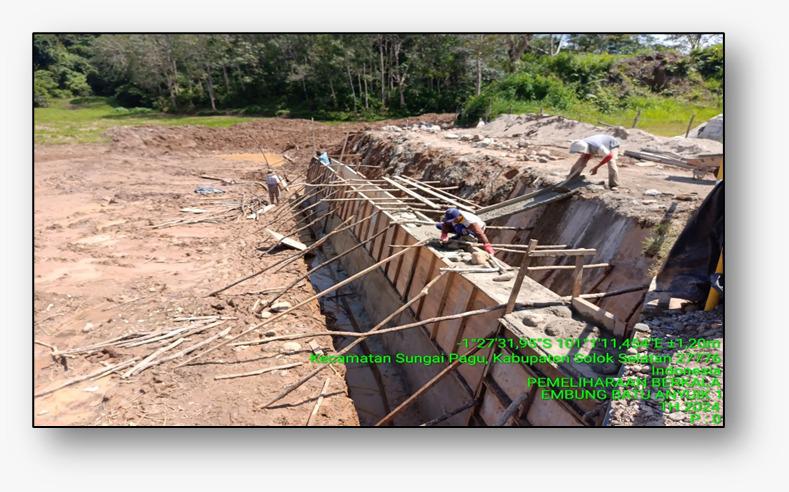 Foto : pembangunan beton siklop